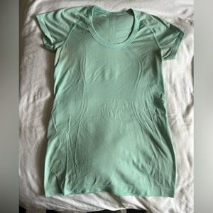Swiftly lululemon shirt